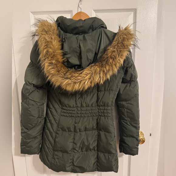 Tommy Hilfiger women’s winter jacket with faux fur detachable hood - Picture 2 of 3